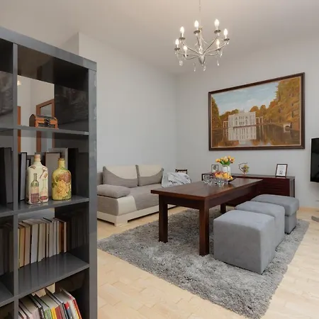 Comfy & Classy Near Cos Torwar By Renters * Varsavia