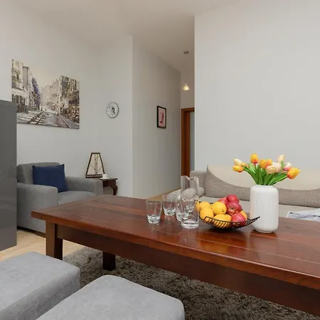 Apartment Comfy & Classy Near Cos Torwar By Renters Warsaw